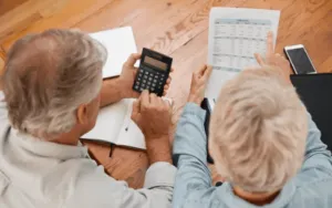 Il motivo principale della deduzione sulla previdenza complementare sta nel fatto che le pensioni in futuro potrebbero essere di un importo non sufficiente per mantenere il tenore di vita dei lavoratori e costruirsi una somma aggiuntiva diventa il modo per conservarlo.